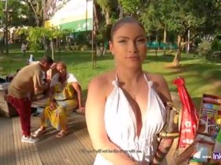 Colombiana es pillada en casa de apuestas viendo un partido del mundial